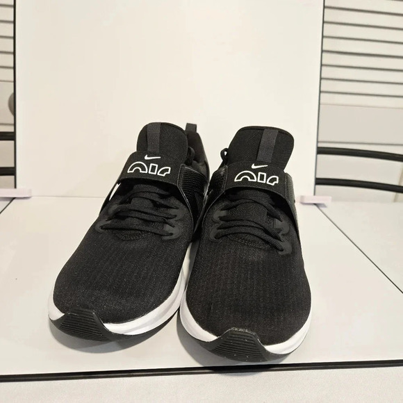 Nike Air Black Training Sneakers – Comfort and Style Combined - Picture 9 of 11